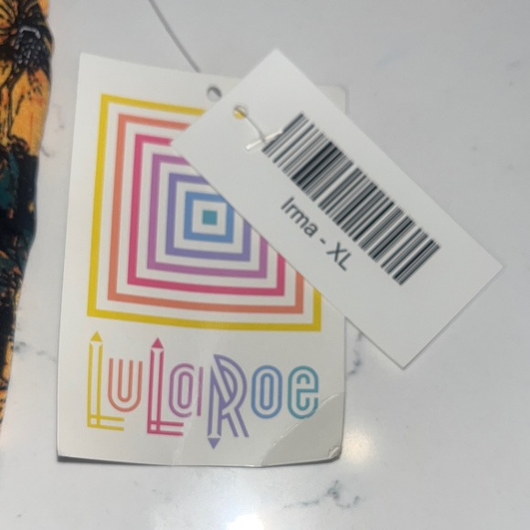 LulaRoe Women’s Black and Yellow Floral Short Sleeve Irma Tunic Top Size XL NWT - Picture 6 of 7